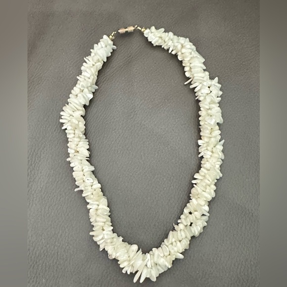 Mother of Pearl Multi Strand Necklace White Twisted Barrel Clasp Choker 0598 R - Picture 2 of 10